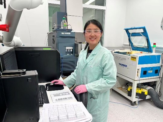 Picture 14: Yafang Cui working at AgResearch (2/3)